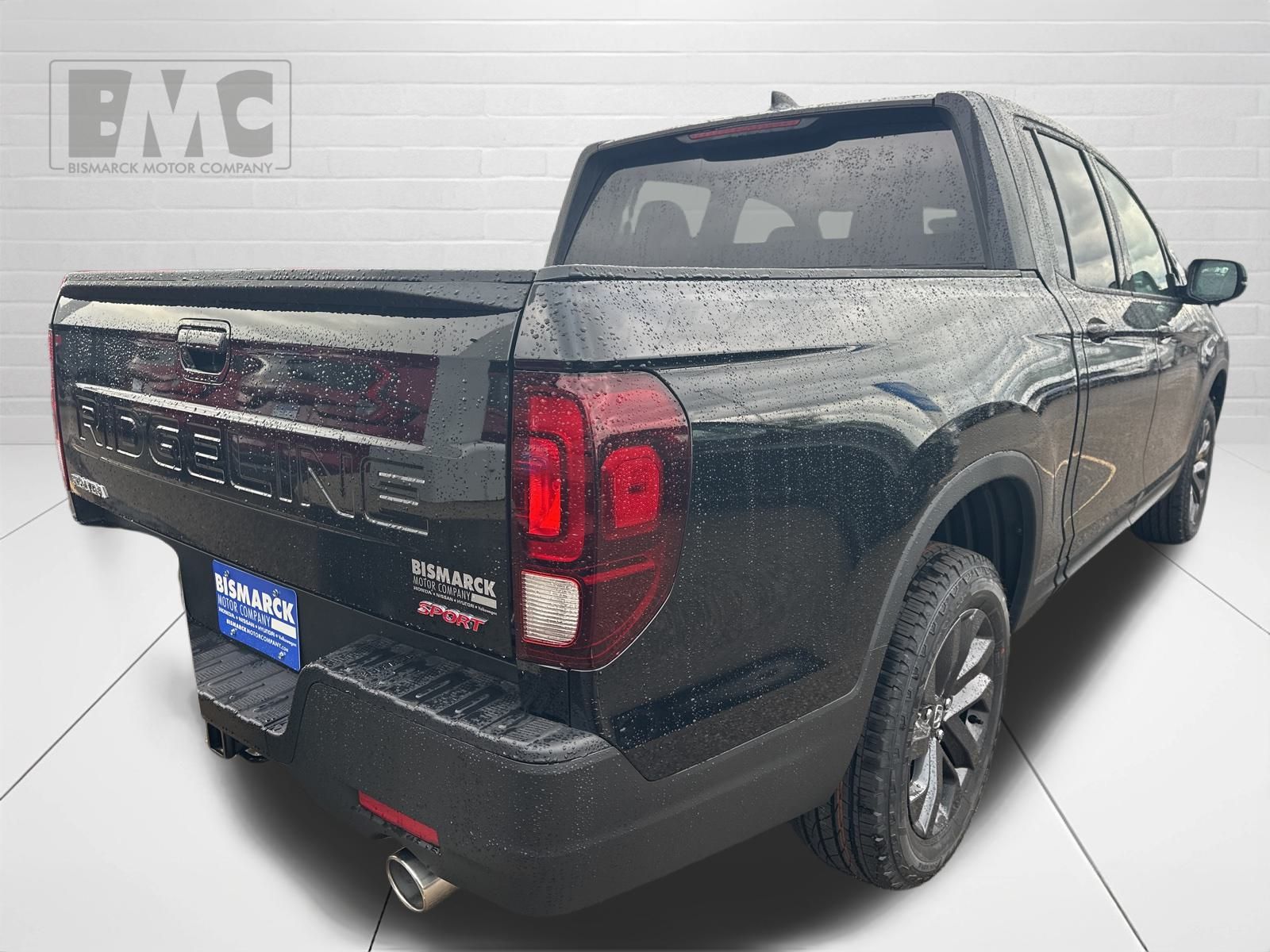 2025 Honda Ridgeline Sport photo 2