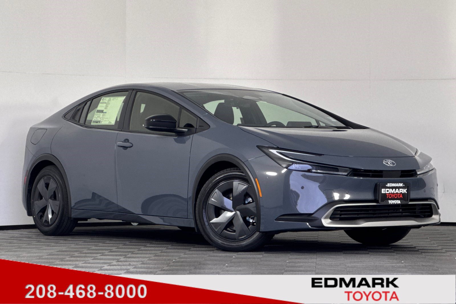 2026 Toyota Prius SE's photo