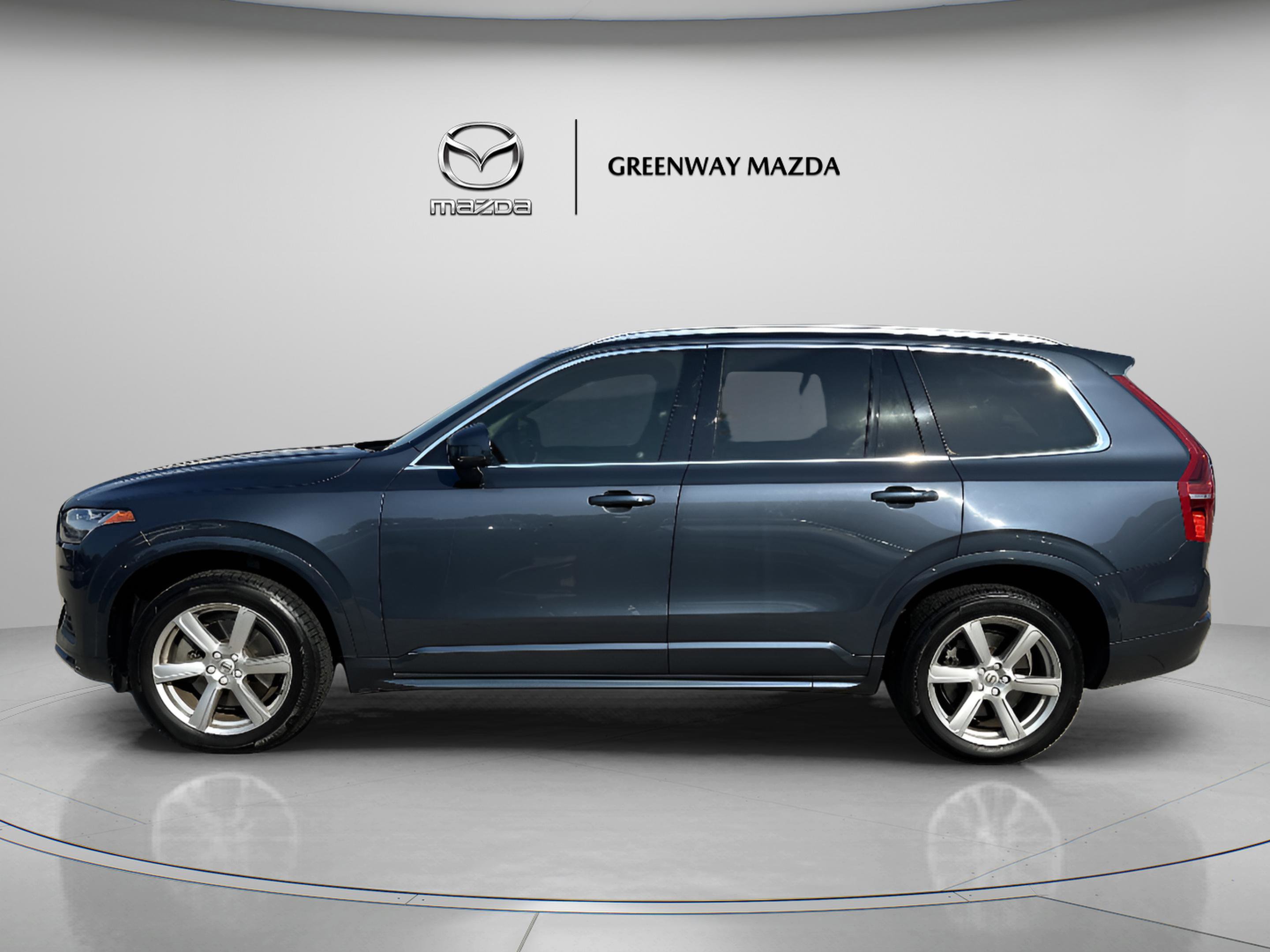 2023 Volvo XC90 B5 Core photo 2