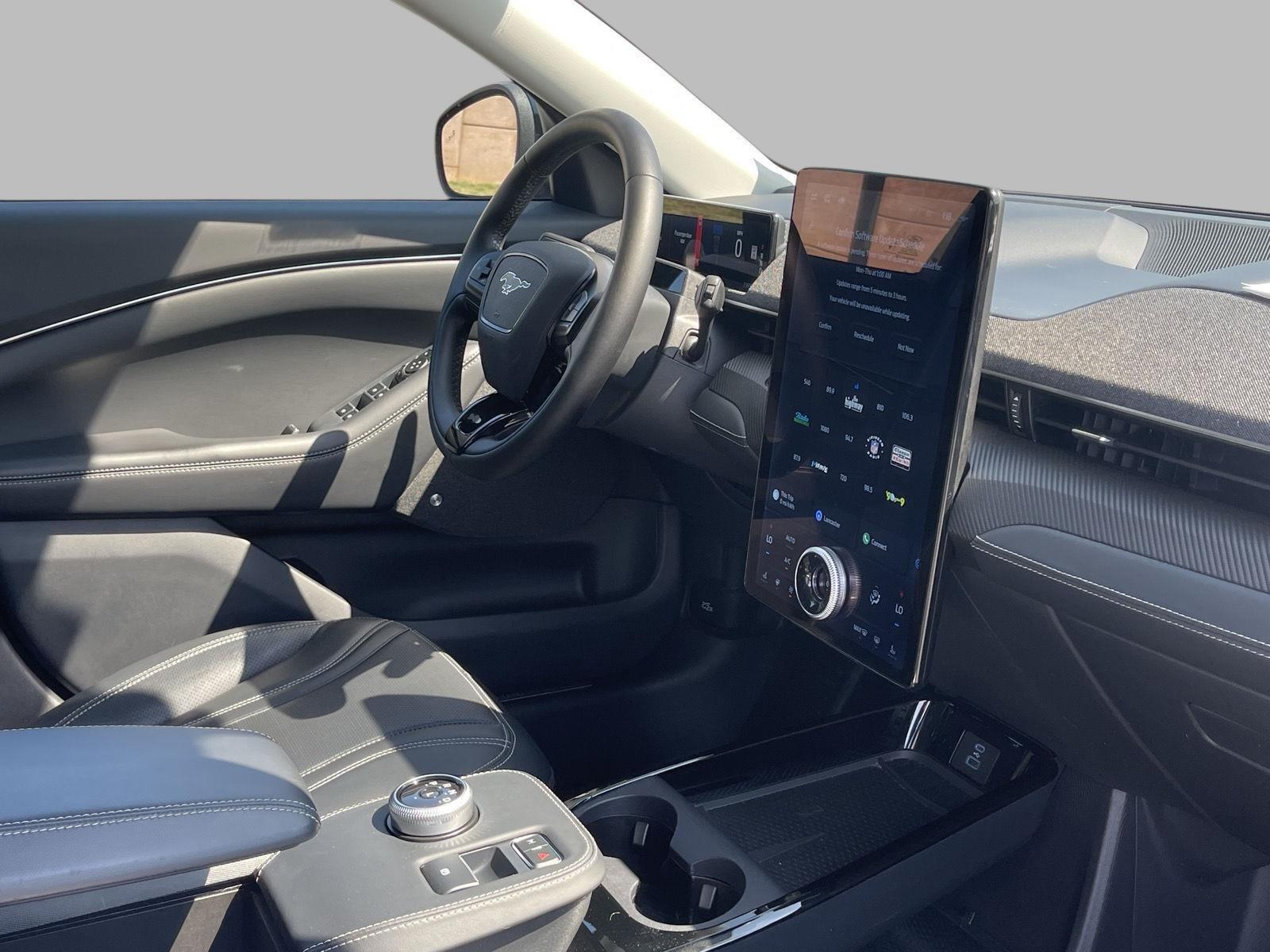 2023 Ford Mustang Mach-E Premium photo 14