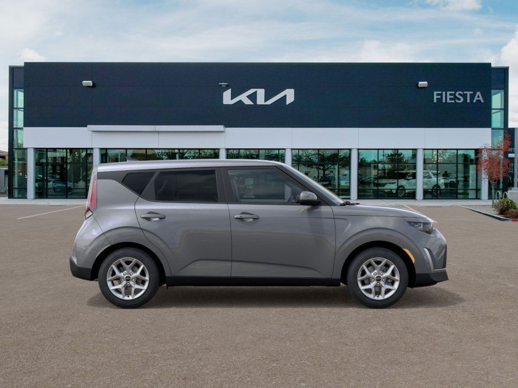 2025 Kia Soul S photo 4