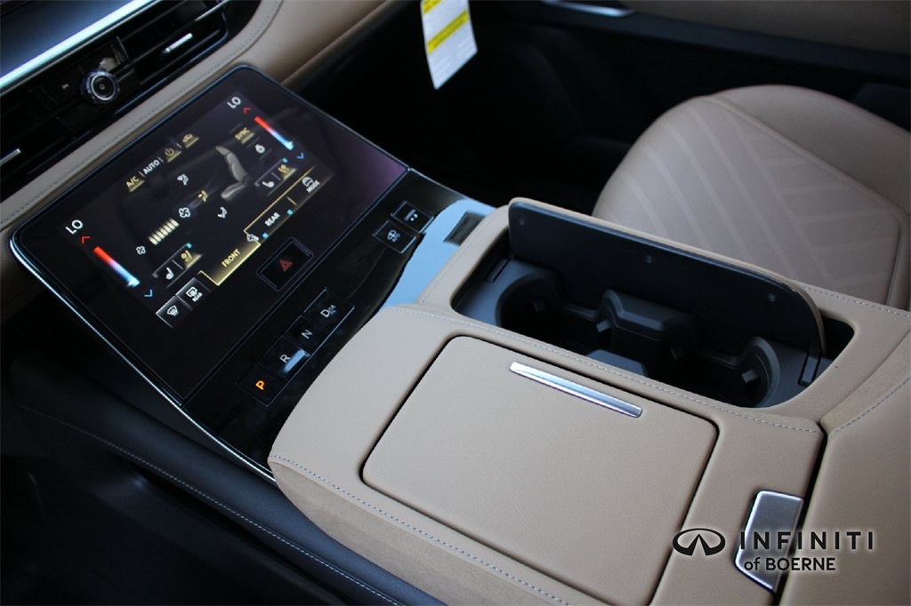 2026 Infiniti QX80 Luxe photo 9
