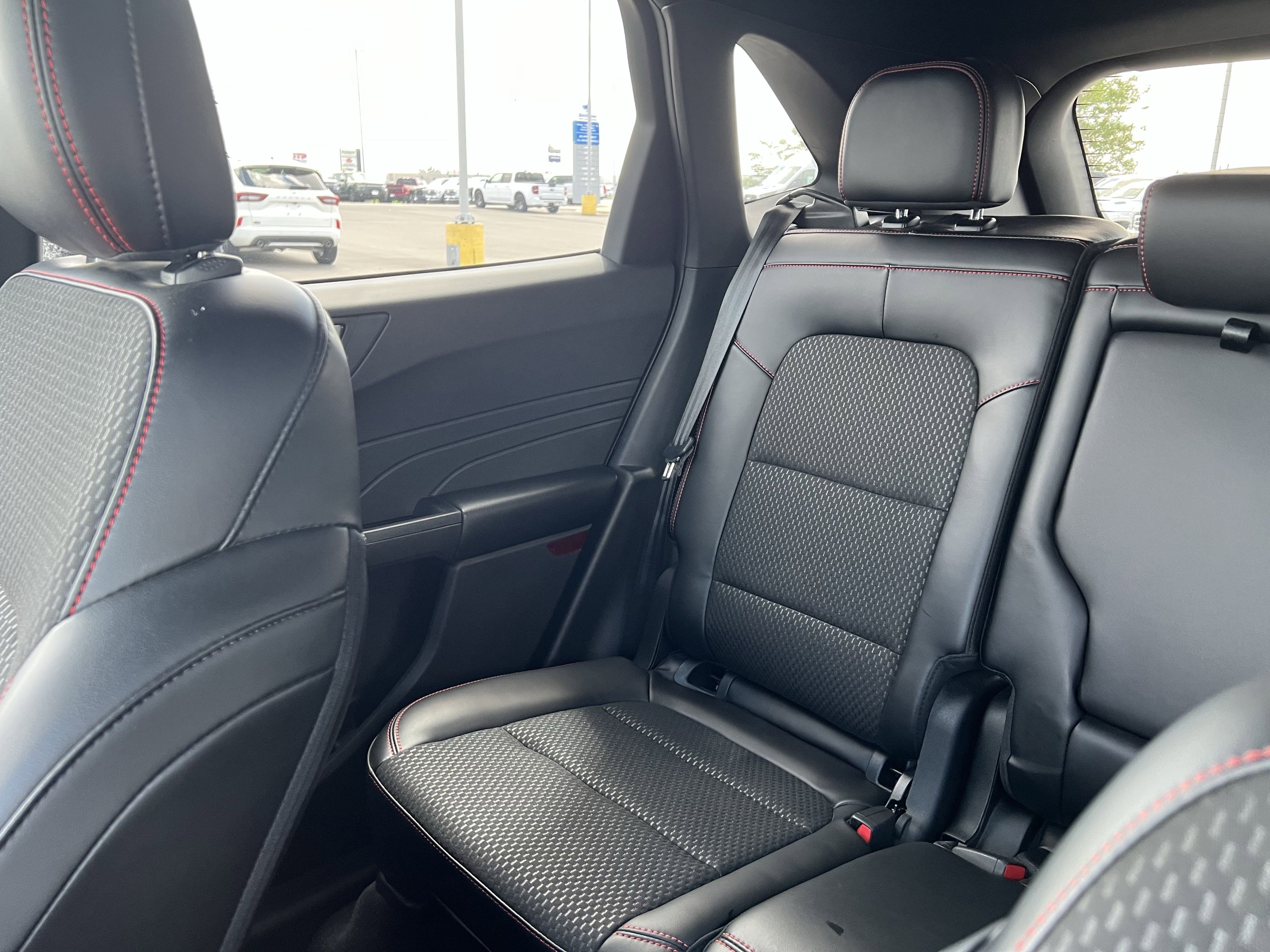 2023 Ford Escape ST-Line photo 11