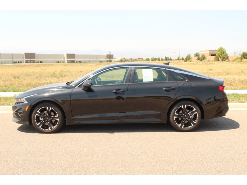 2024 Kia K5 GT-Line photo 2