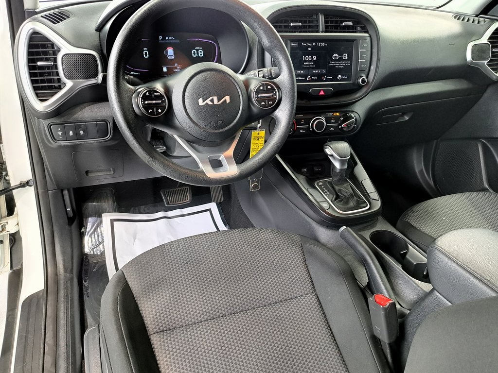2023 Kia Soul LX photo 17