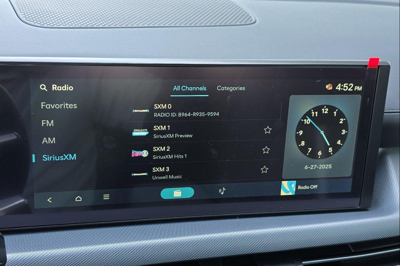 2025 Hyundai Sonata Hybrid SEL photo 16