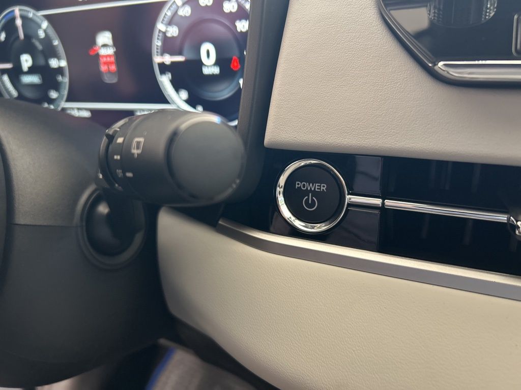 2025 Mitsubishi Outlander PHEV SEL Platinum photo 49