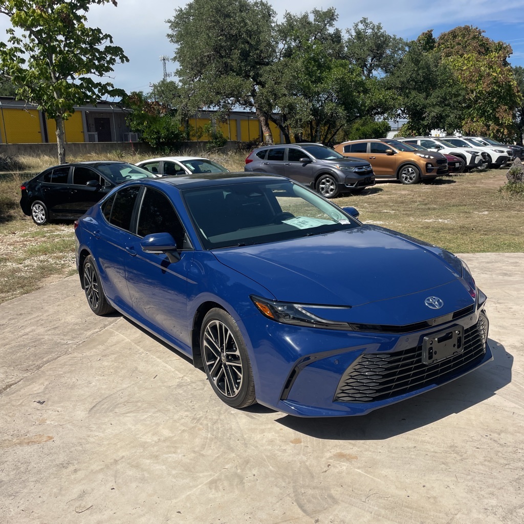 2025 Toyota Camry XLE photo 5