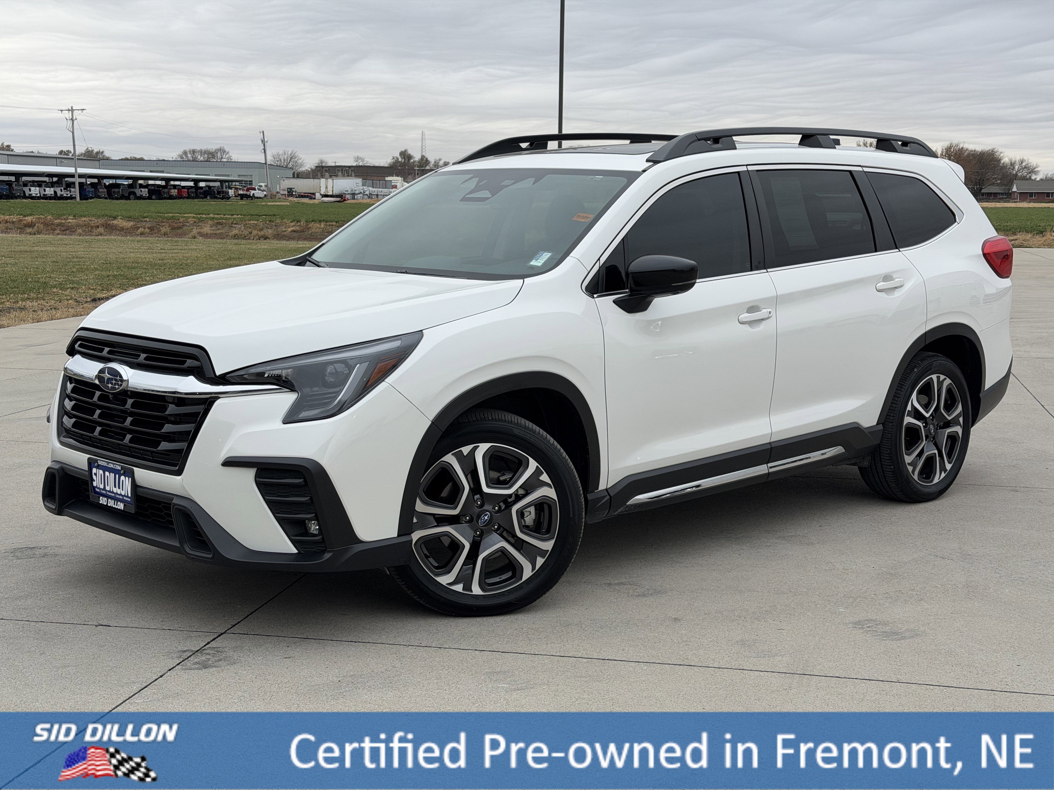 2024 Subaru Ascent Limited's photo