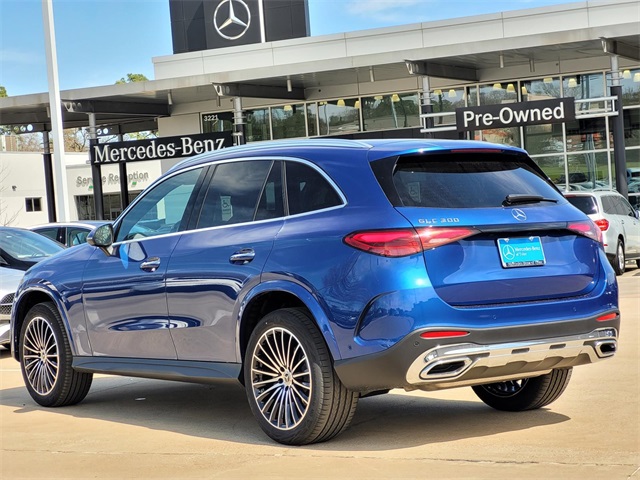 2025 Mercedes Benz GLC 300 photo 6