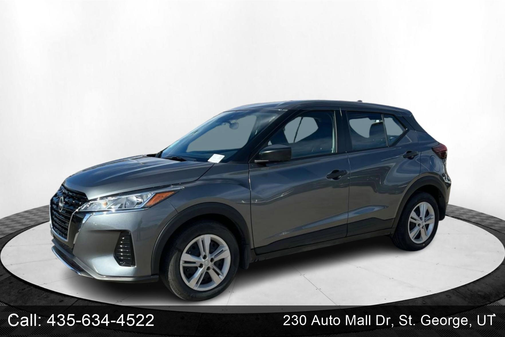 2025 Nissan KICKS PLAY Base's photo