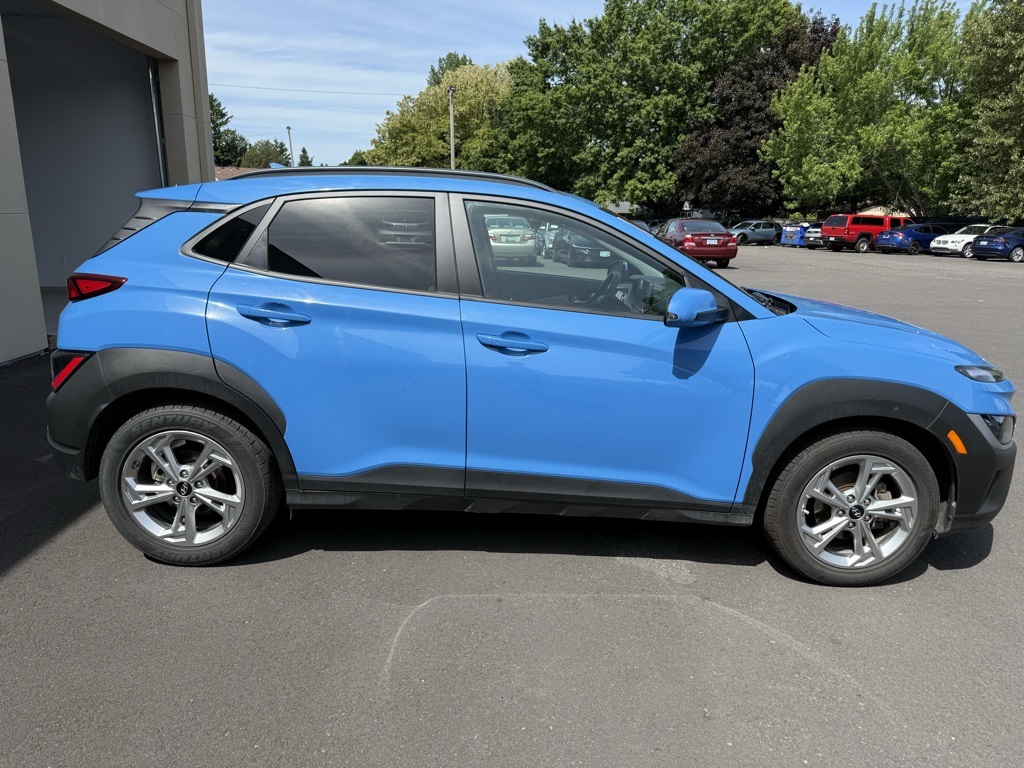2022 Hyundai Kona SEL photo 3