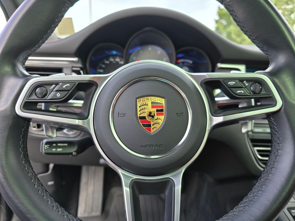 2021 Porsche Macan S photo 24