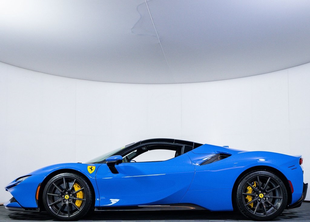 2025 Ferrari SF90 Spider Base photo 7