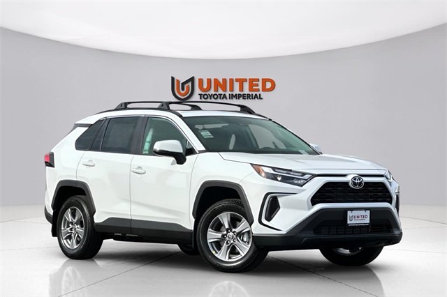 2025 Toyota RAV4 XLE's photo