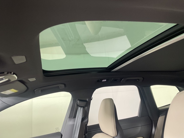 2026 Volvo XC60 T8 Plus photo 31