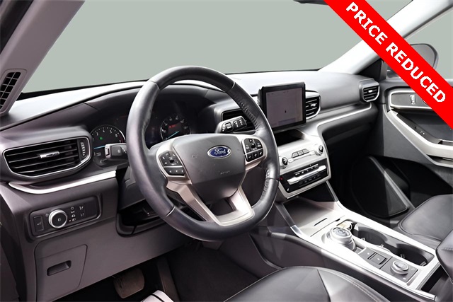 2022 Ford Explorer XLT photo 2