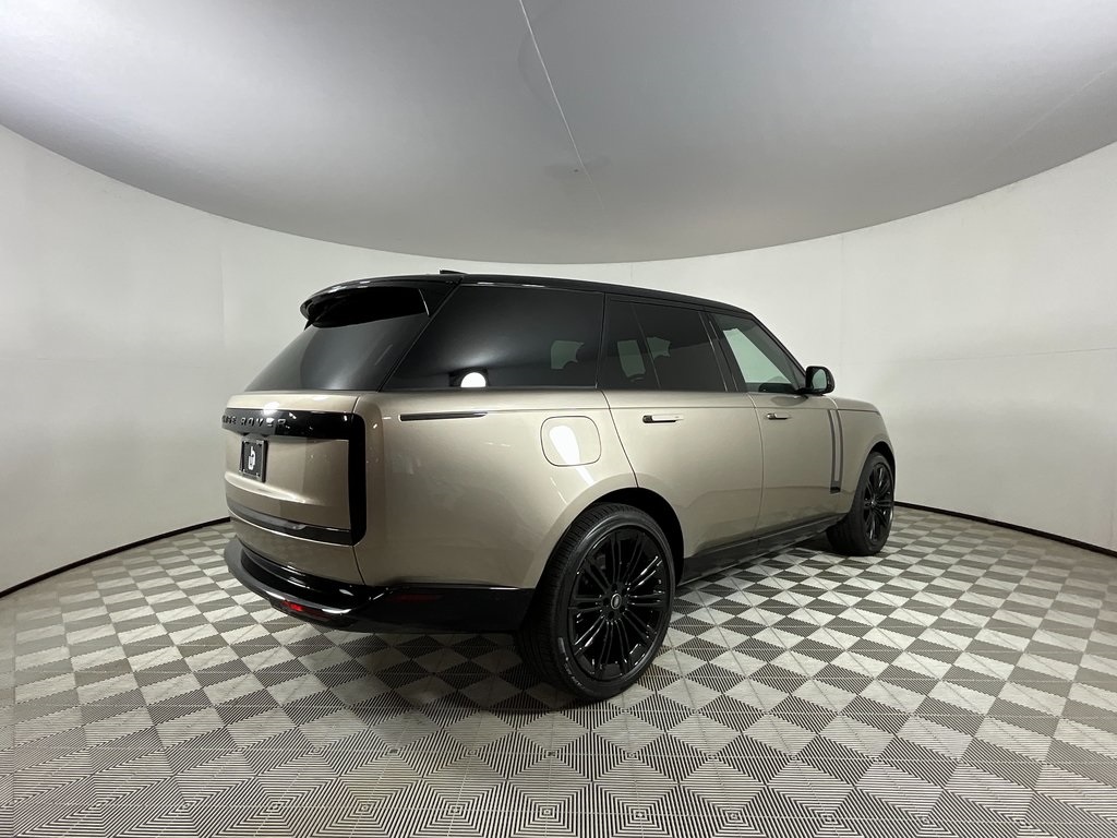 2025 Land Rover Range Rover SE photo 2