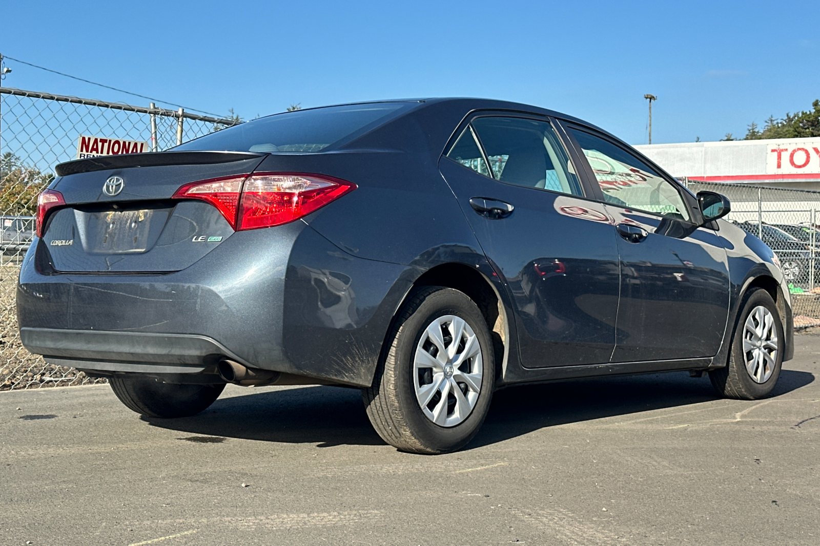 2019 Toyota Corolla LE Eco photo 3