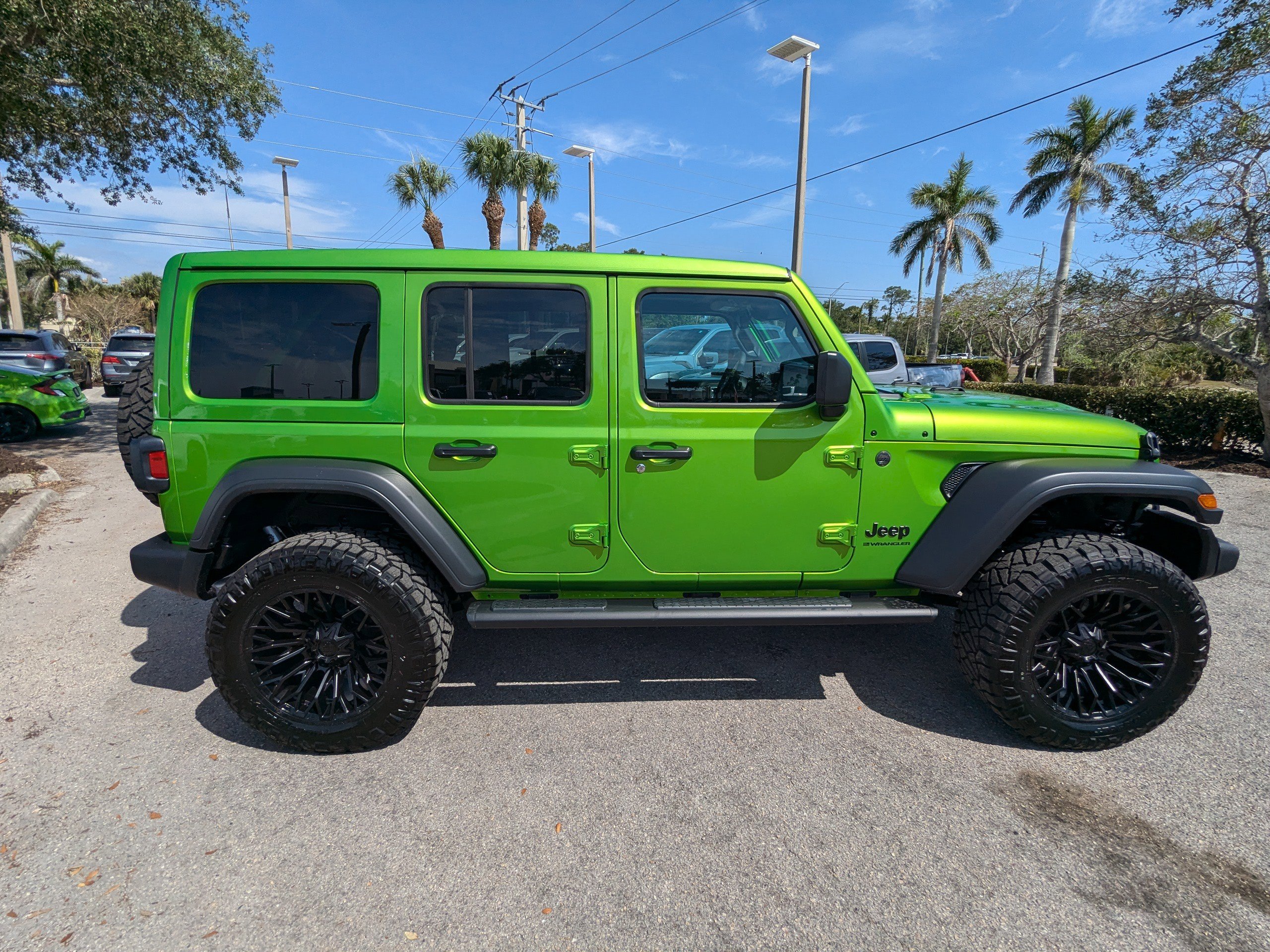 2025 Jeep Wrangler photo 3