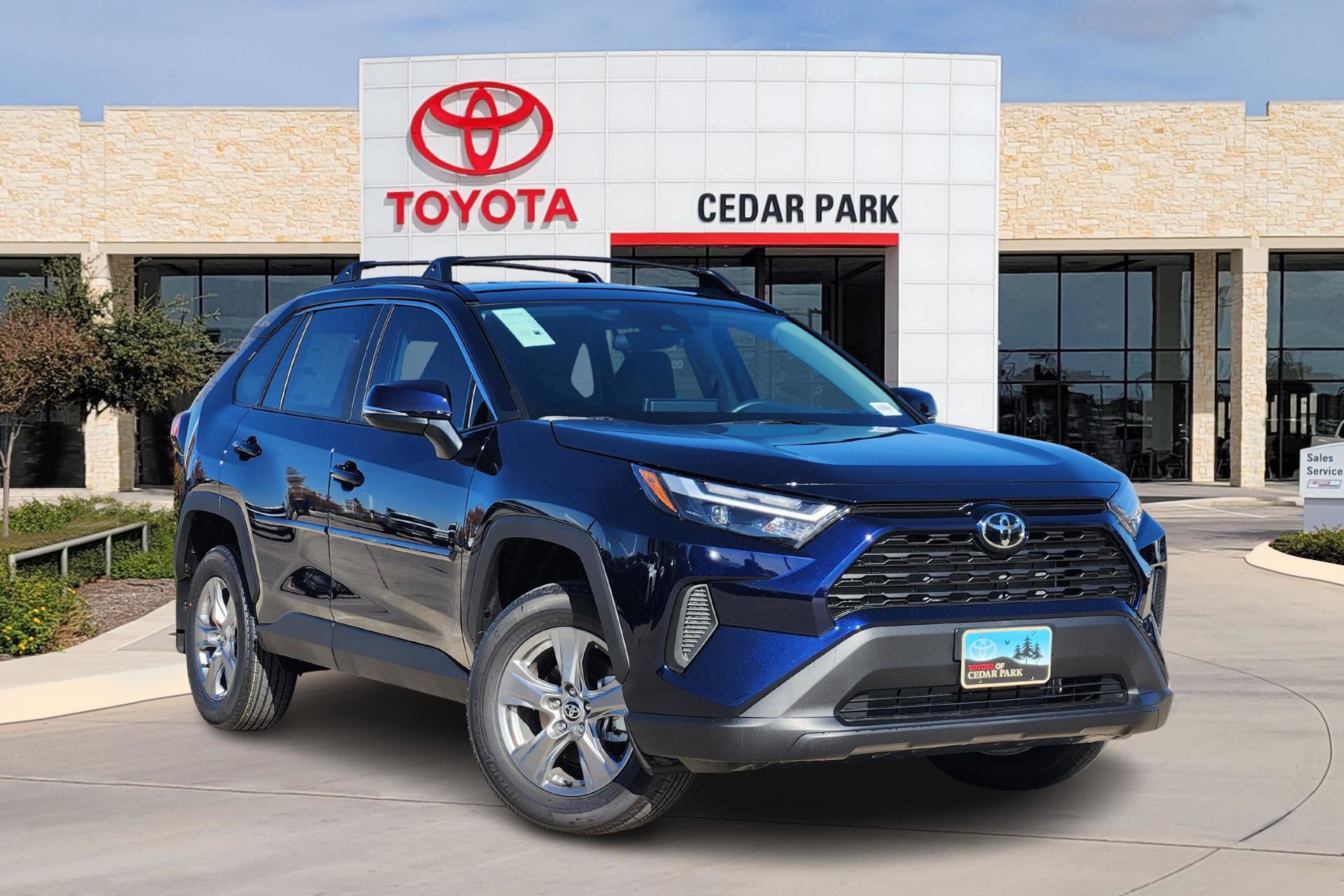 2025 Toyota RAV4 XLE's photo