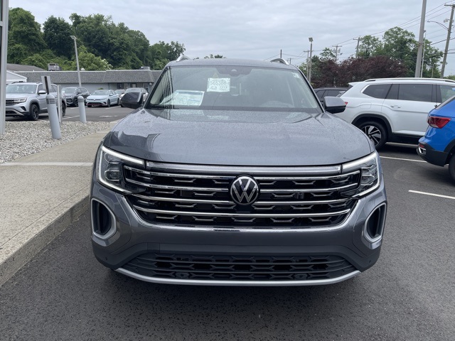 2025 Volkswagen Atlas SEL photo 4