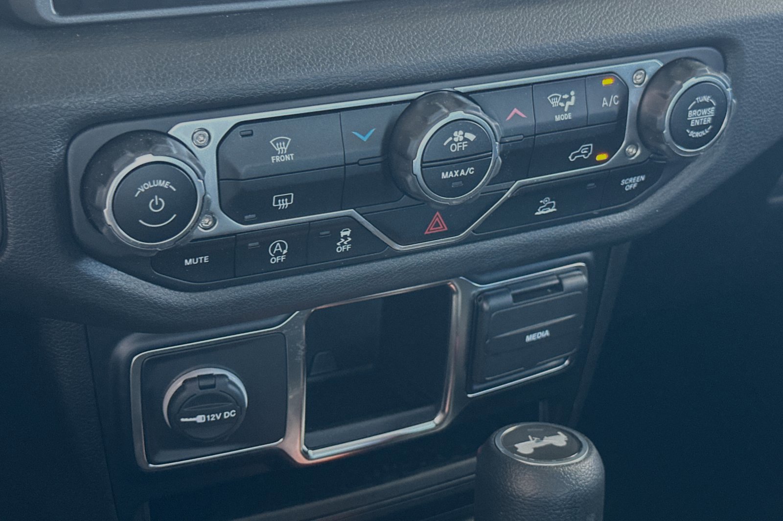 2024 Jeep Wrangler Sport photo 15