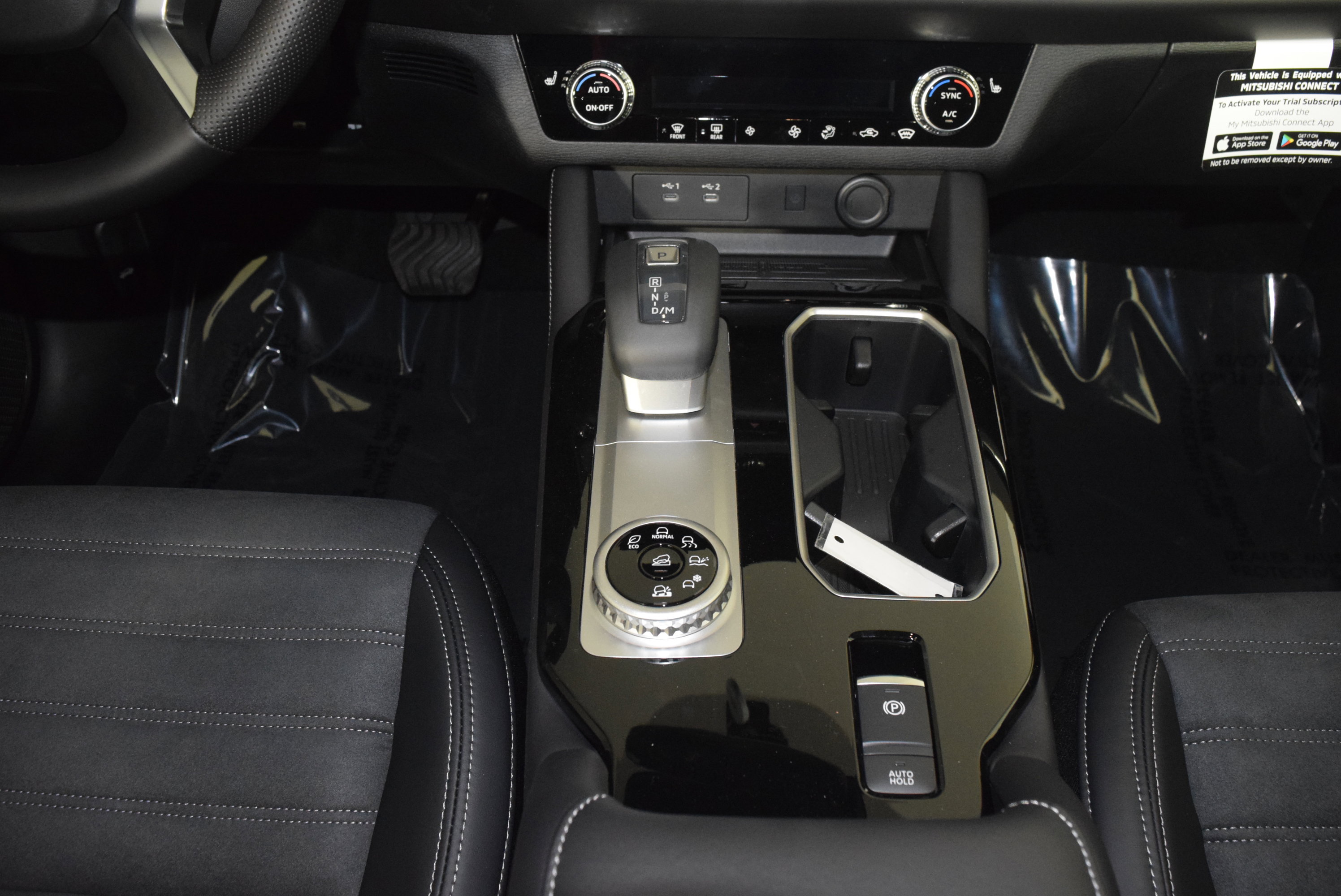 2025 Mitsubishi Outlander SE photo 12