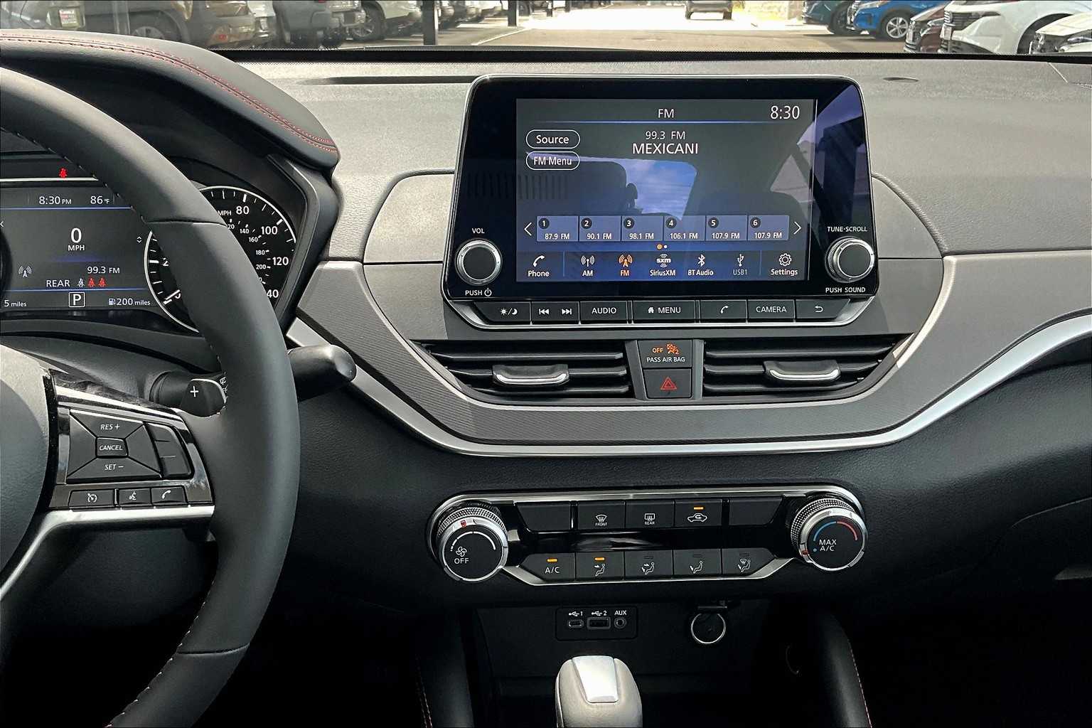 2025 Nissan Altima SR photo 6