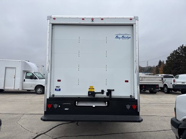 2025 Chevrolet Express Cutaway 3500 photo 4