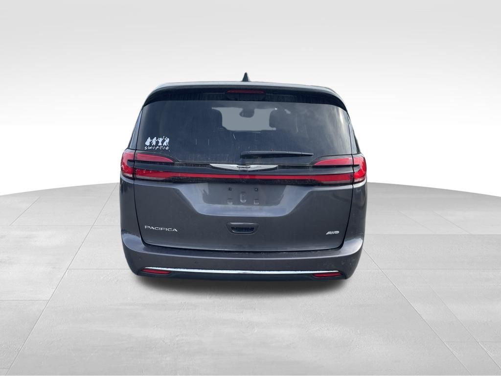 2023 Chrysler Pacifica Touring L photo 4