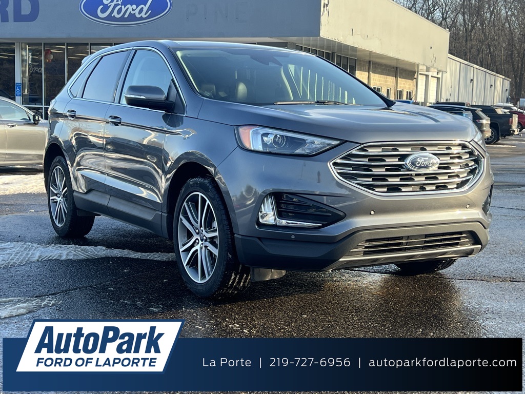 2022 Ford Edge Titanium's photo