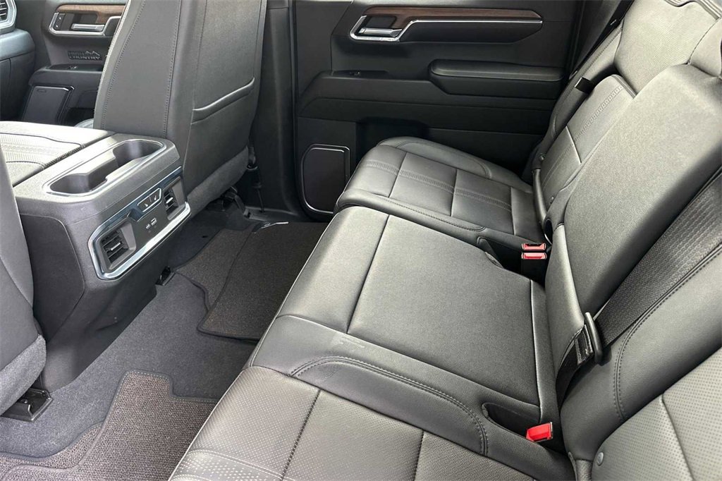 2023 Chevrolet Silverado 1500 High Country photo 13