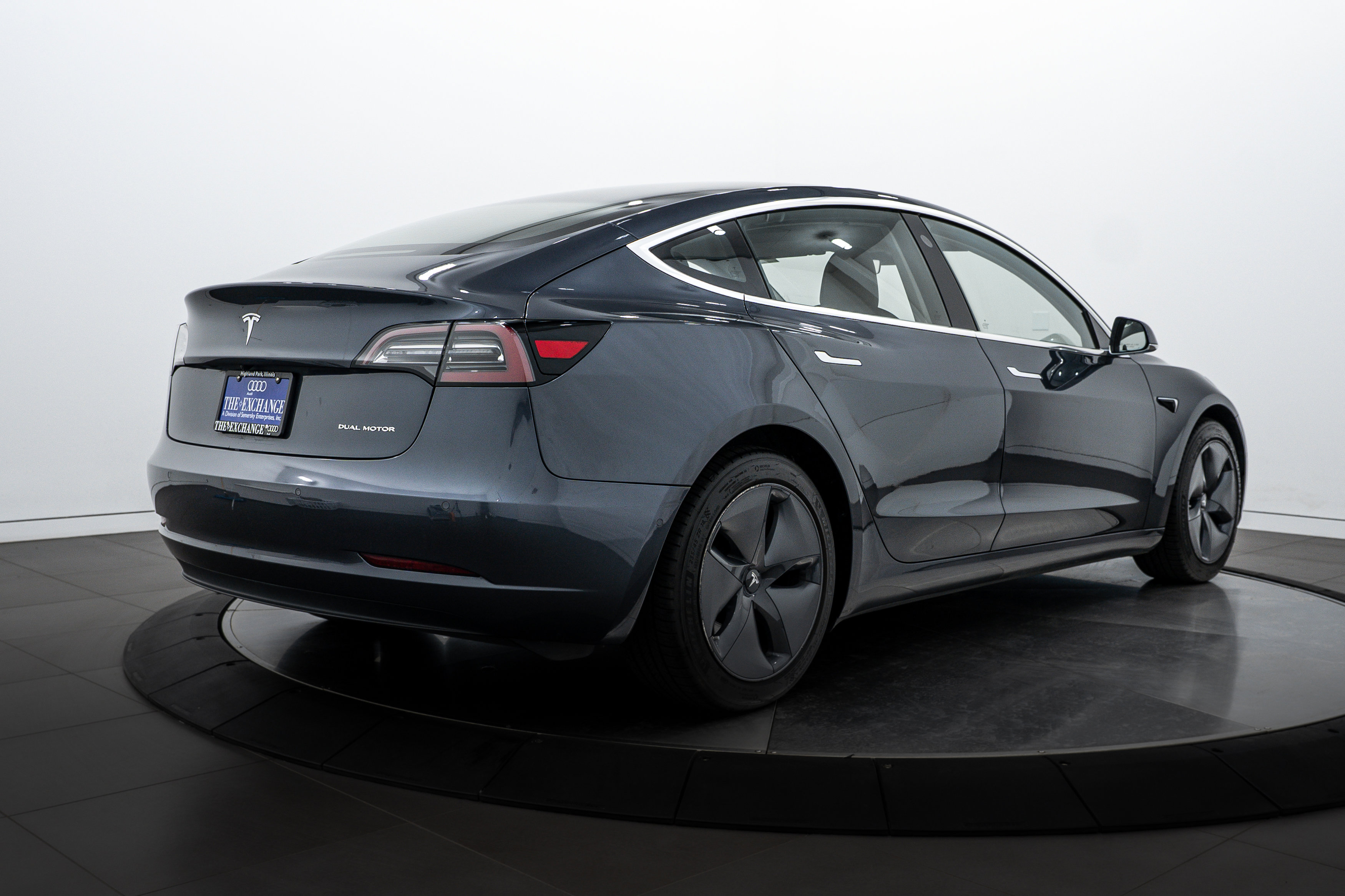 2019 Tesla Model 3 Performance photo 4