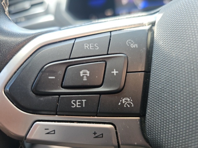 2022 Volkswagen Tiguan SE photo 14