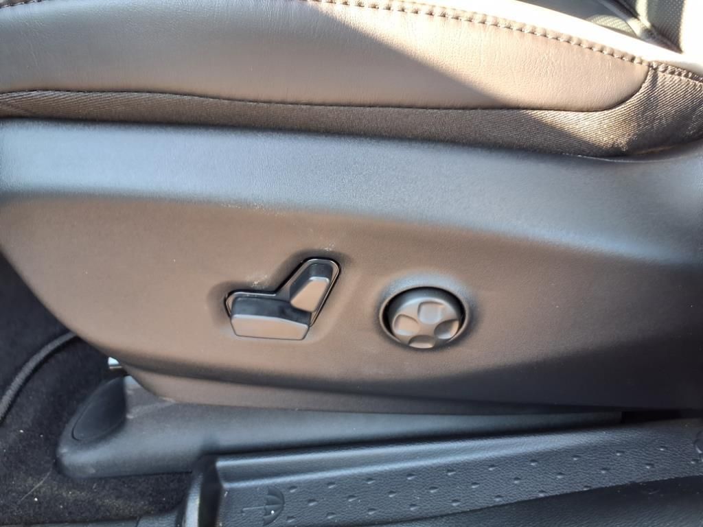 2026 Chrysler Pacifica Limited photo 19
