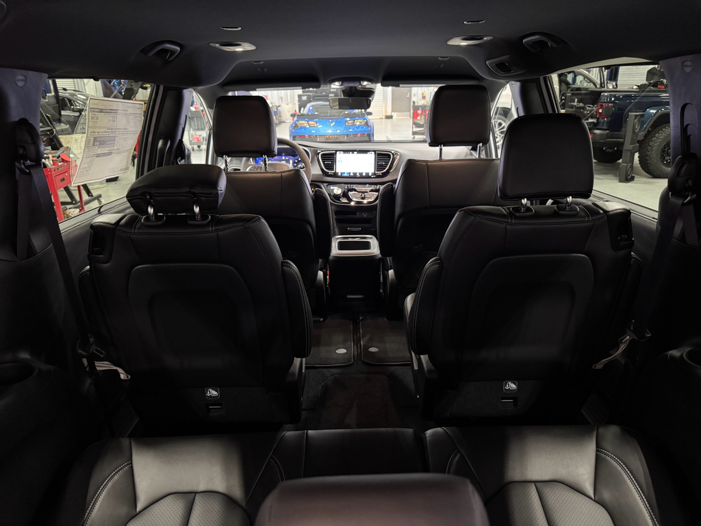 2026 Chrysler Voyager LX photo 10