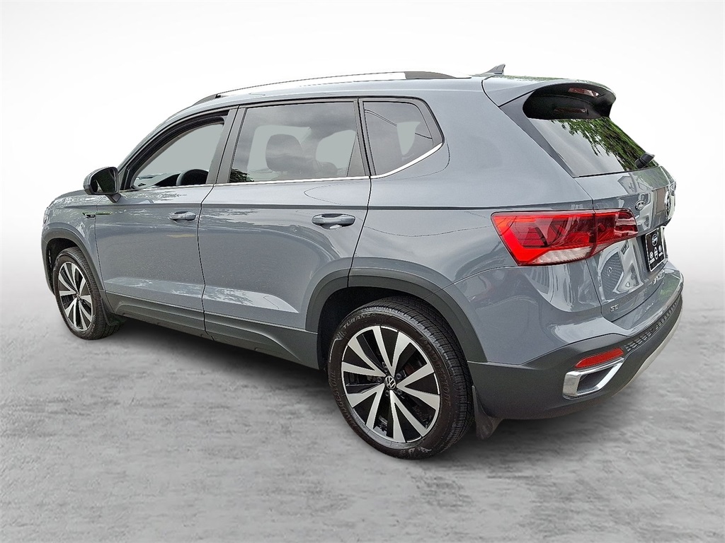 2022 Volkswagen Taos SE photo 4