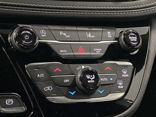 2026 Chrysler Pacifica photo 26