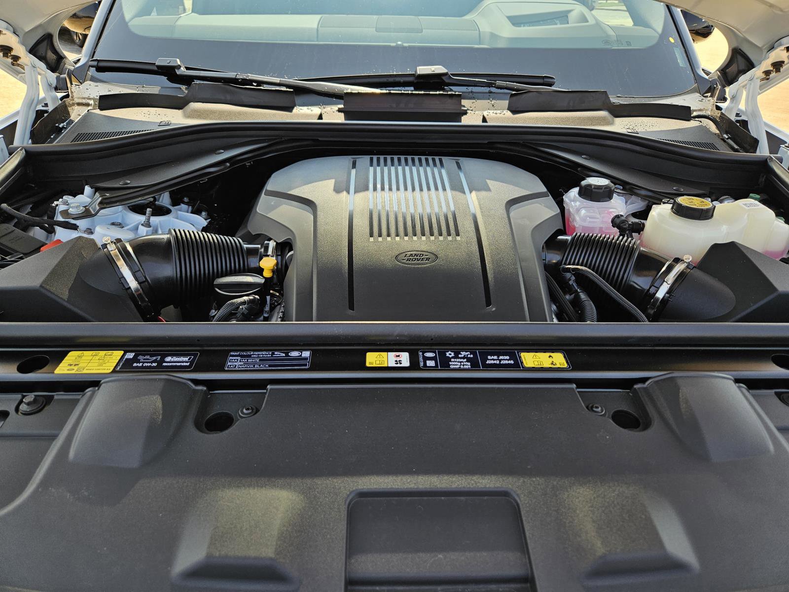 2025 Land Rover Range Rover SE photo 11