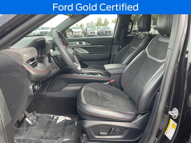 2025 Ford Explorer ST photo 2