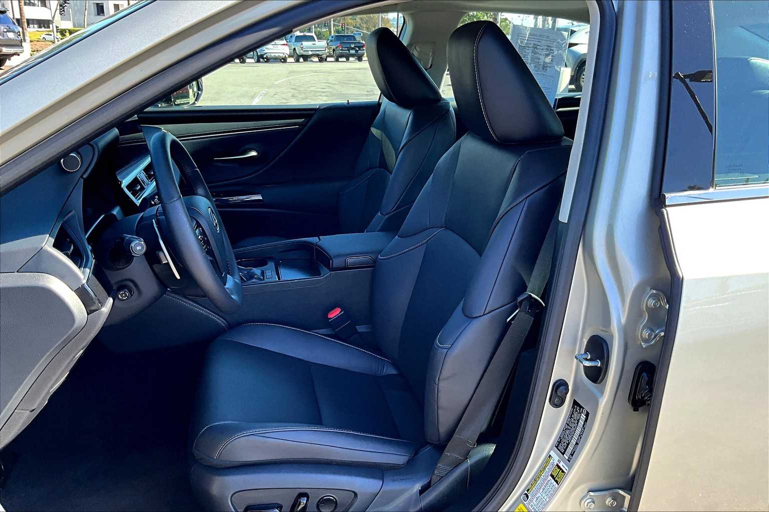 2023 Lexus ES 350 photo 7