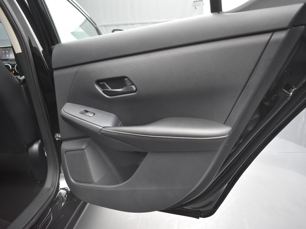 2025 Nissan Sentra S photo 17