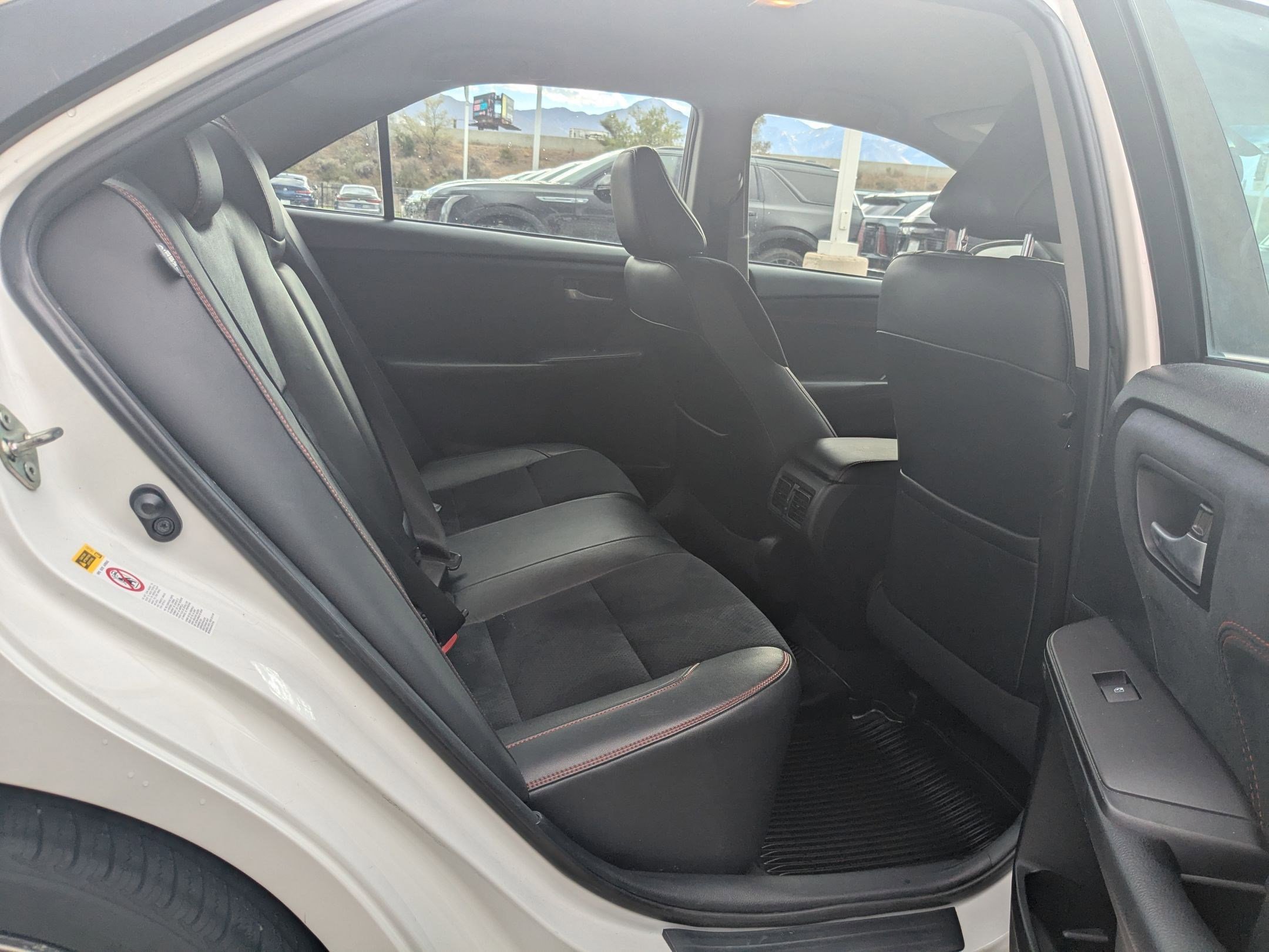 2015 Toyota Camry XSE photo 14
