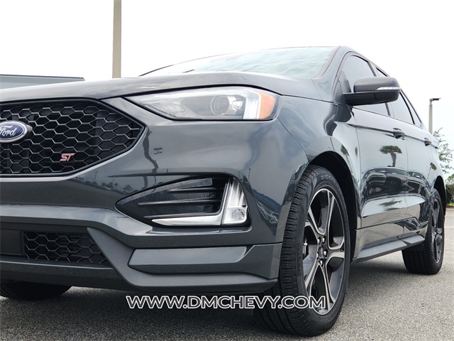 2021 Ford Edge ST photo 2