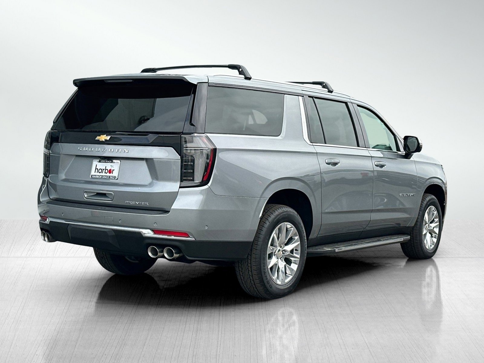 2025 Chevrolet Suburban Premier photo 4