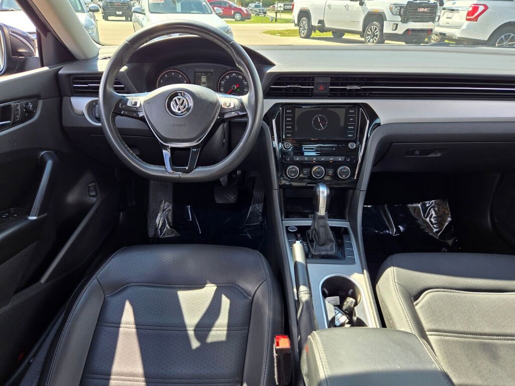 2021 Volkswagen Passat 2.0T SE photo 14