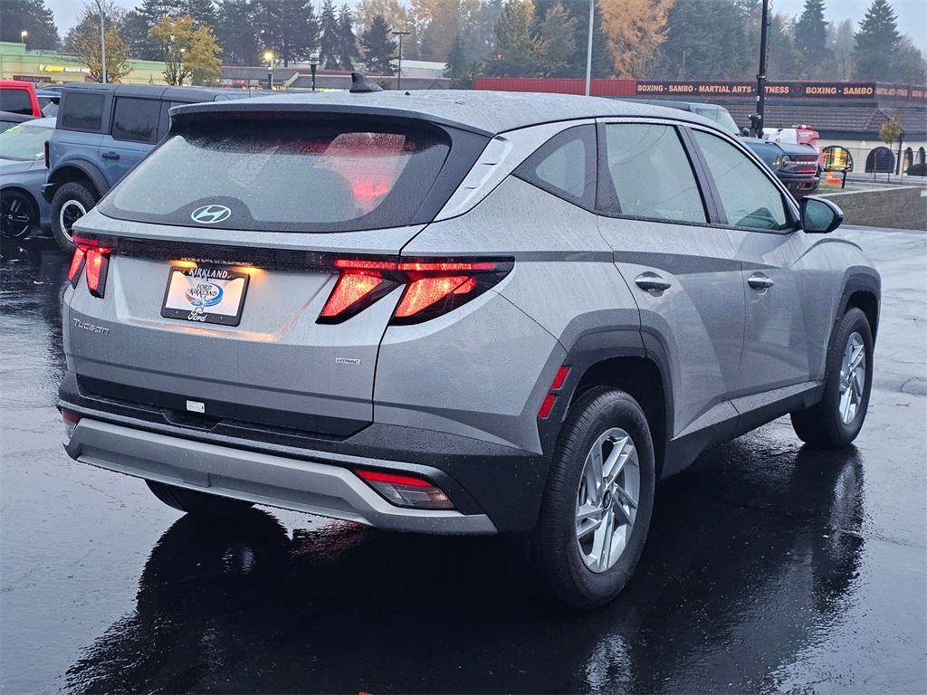 2025 Hyundai Tucson SE photo 2