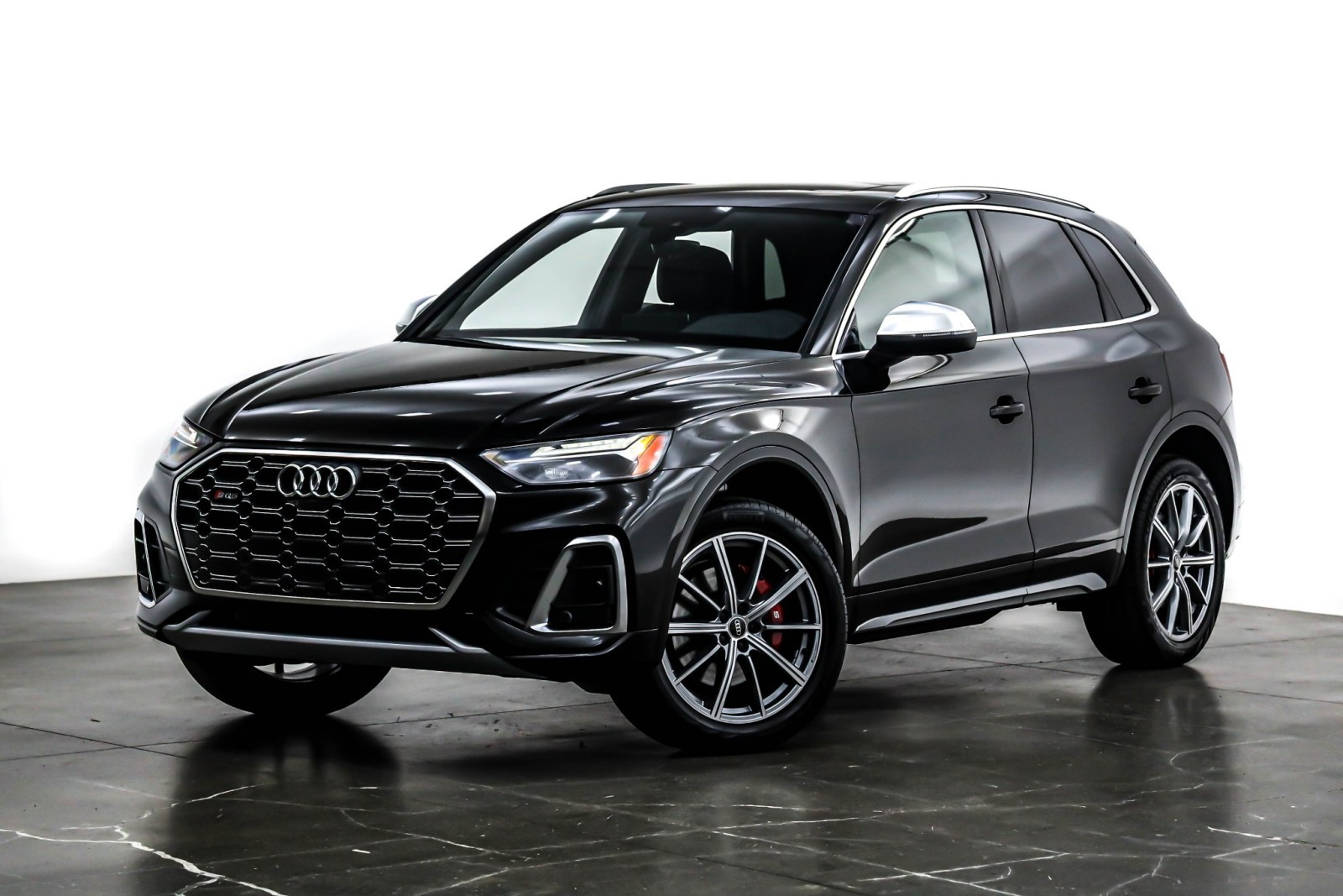2025 Audi SQ5 Premium Plus's photo