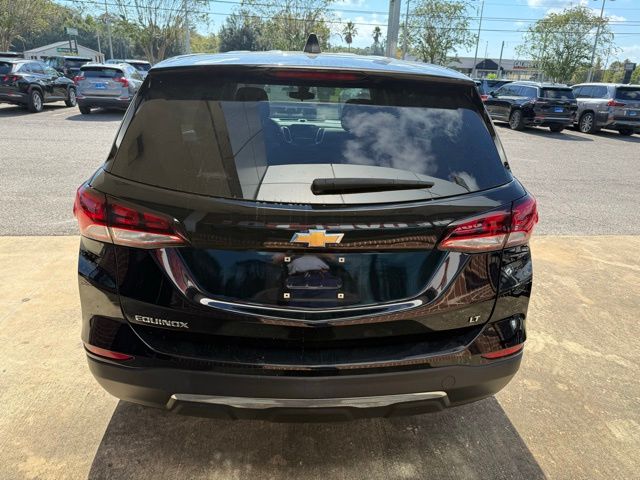2022 Chevrolet Equinox LT photo 3